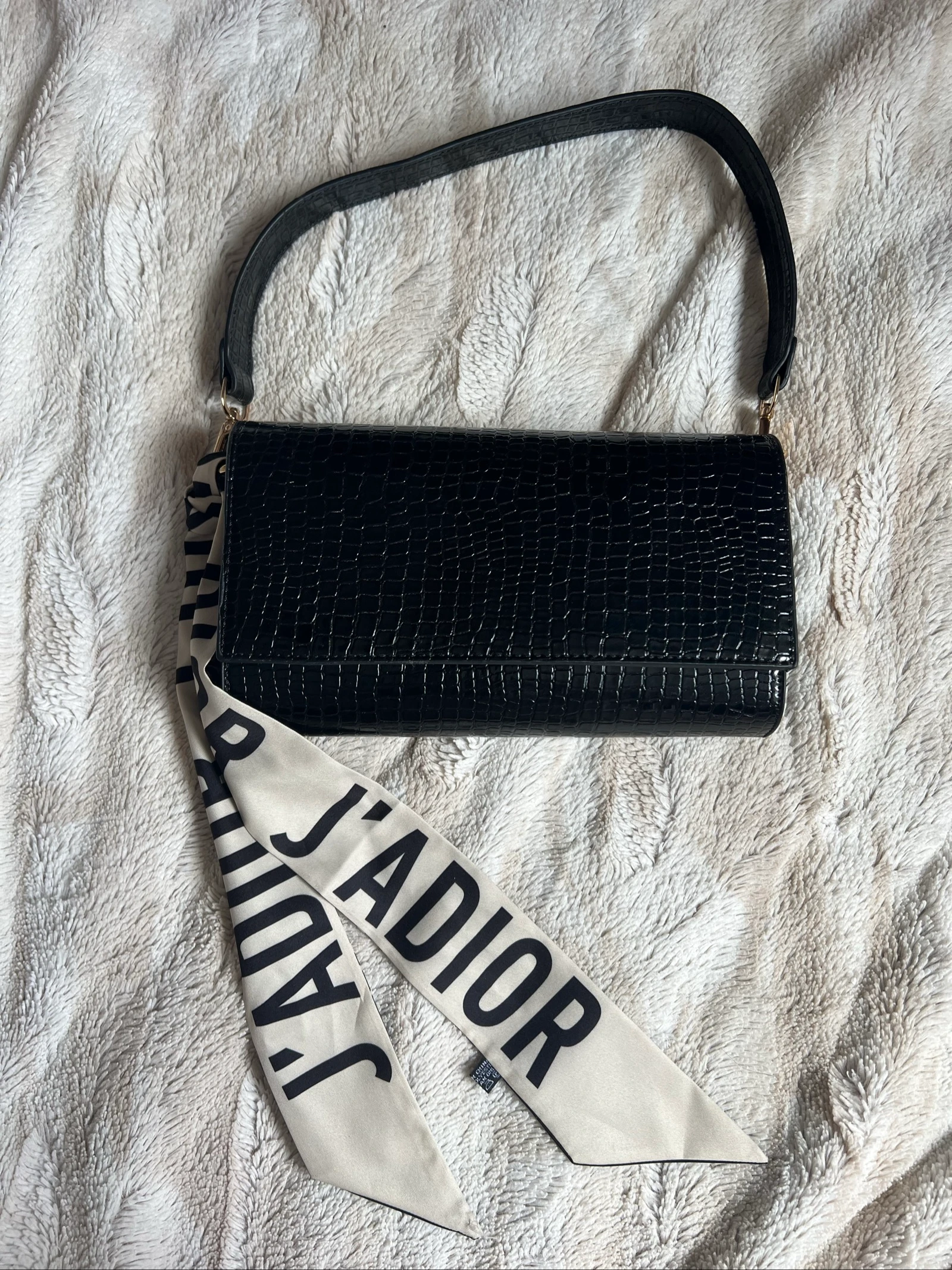 Sac baguette noir effet croco + twilly noir et écru – Très bon état